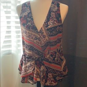 🌺 NY&Co Floral & Border Print Sleeveless Blouse